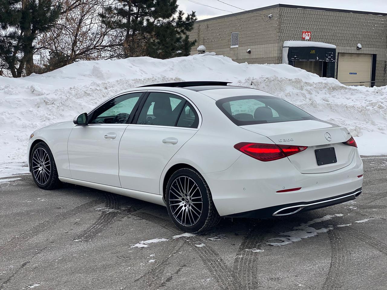 2024 Mercedes-Benz C-Class C300 4MATIC 360 CAMERAS Photo