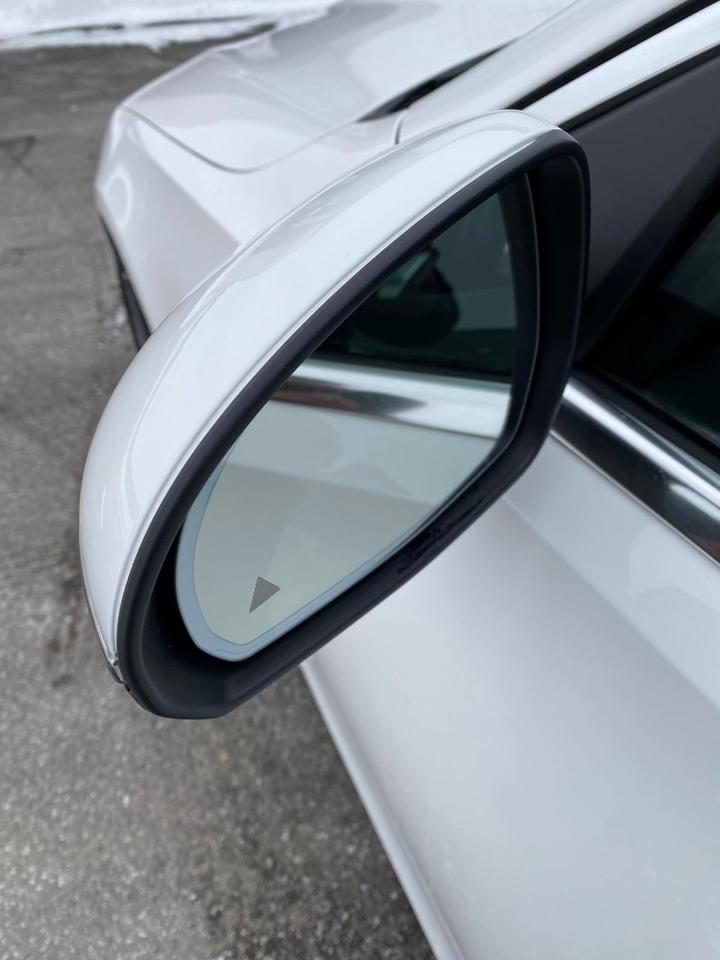 2024 Mercedes-Benz C-Class C300 4MATIC 360 CAMERAS Photo