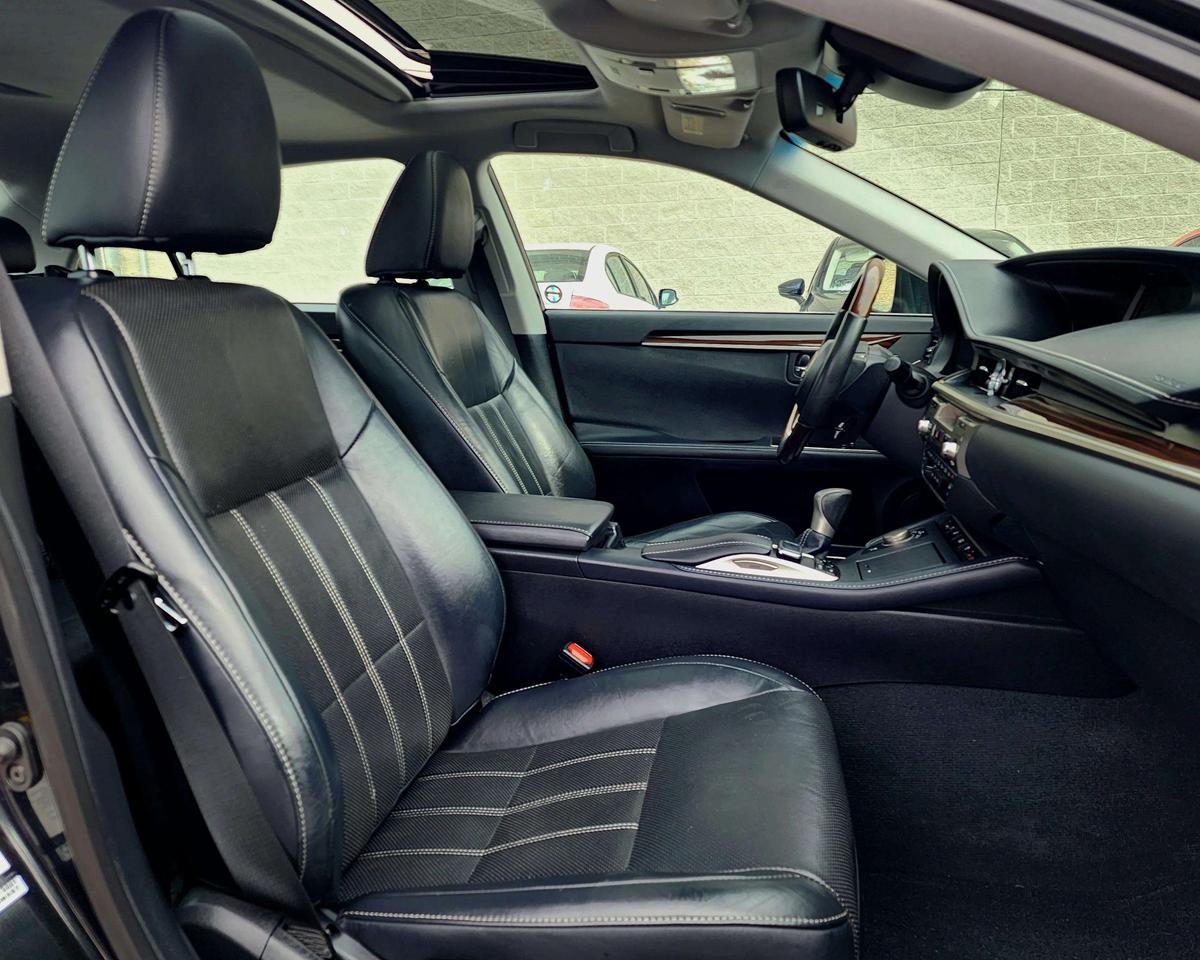 2017 Lexus ES 350 Touring | No Accidents! Photo