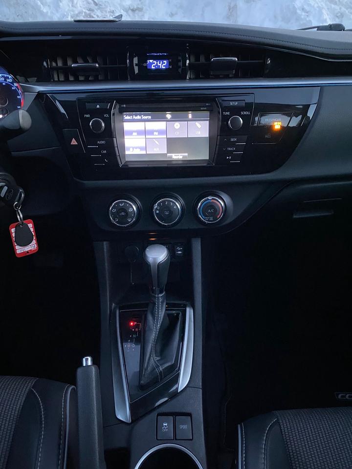 2015 Toyota Corolla S PREMIUM Photo