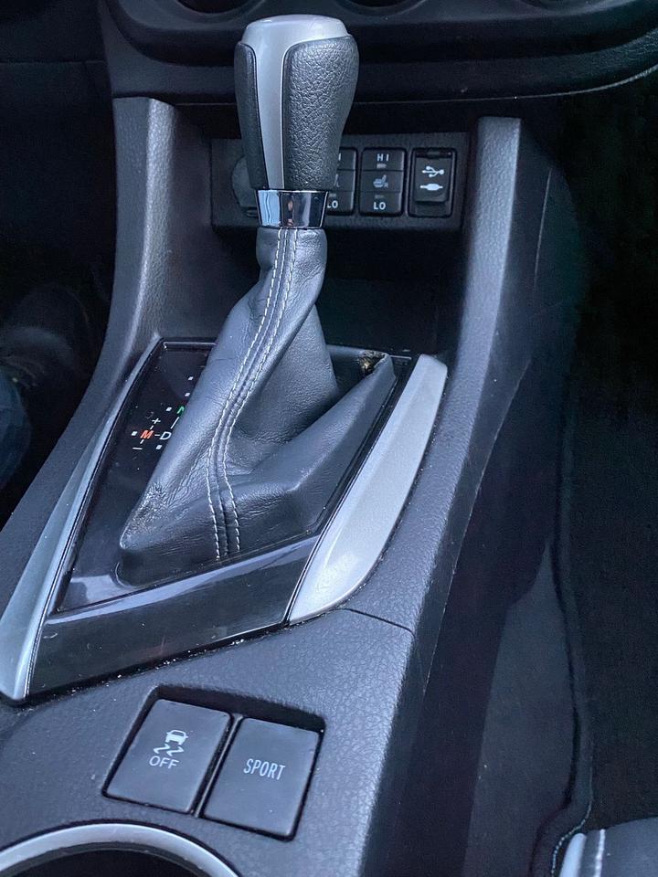 2015 Toyota Corolla S PREMIUM Photo