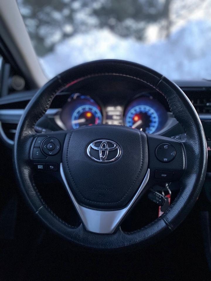 2015 Toyota Corolla S PREMIUM Photo