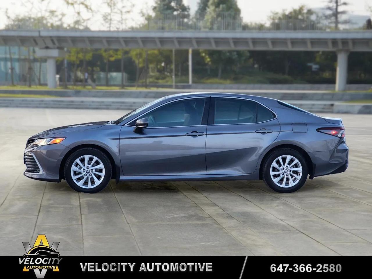 2023 Toyota Camry Hybrid LE | No Accidents! Photo2