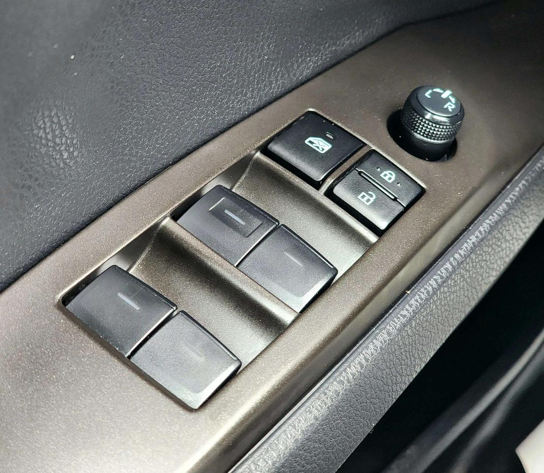 2023 Toyota Camry Hybrid LE | No Accidents! Photo