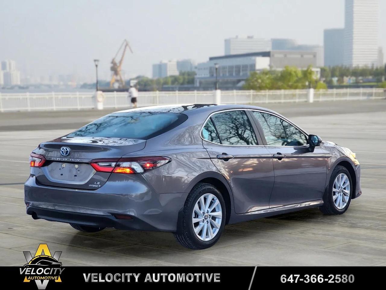 2023 Toyota Camry Hybrid LE | No Accidents! Photo