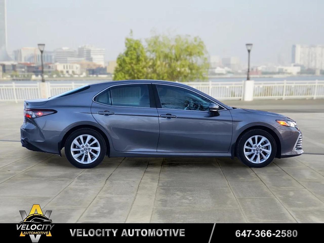 2023 Toyota Camry Hybrid LE | No Accidents! Photo