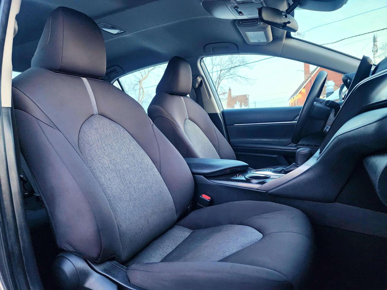 2023 Toyota Camry Hybrid LE | No Accidents! Photo