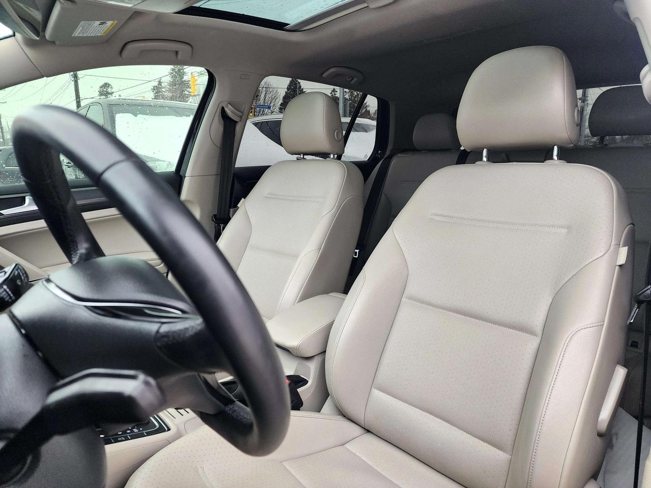 2019 Volkswagen Golf Highline | No Accidents! Photo