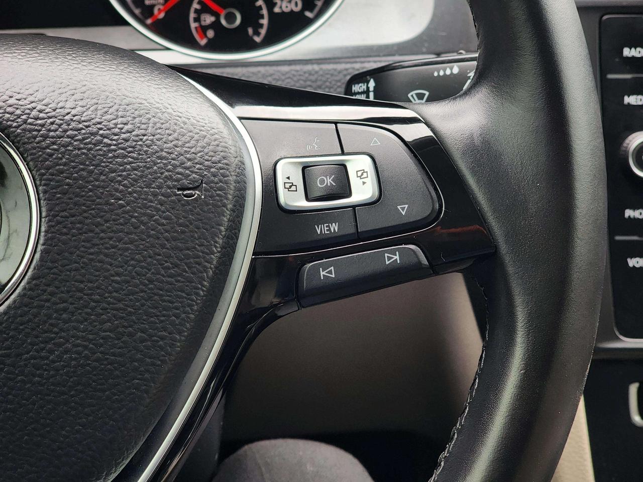 2019 Volkswagen Golf Highline | No Accidents! Photo