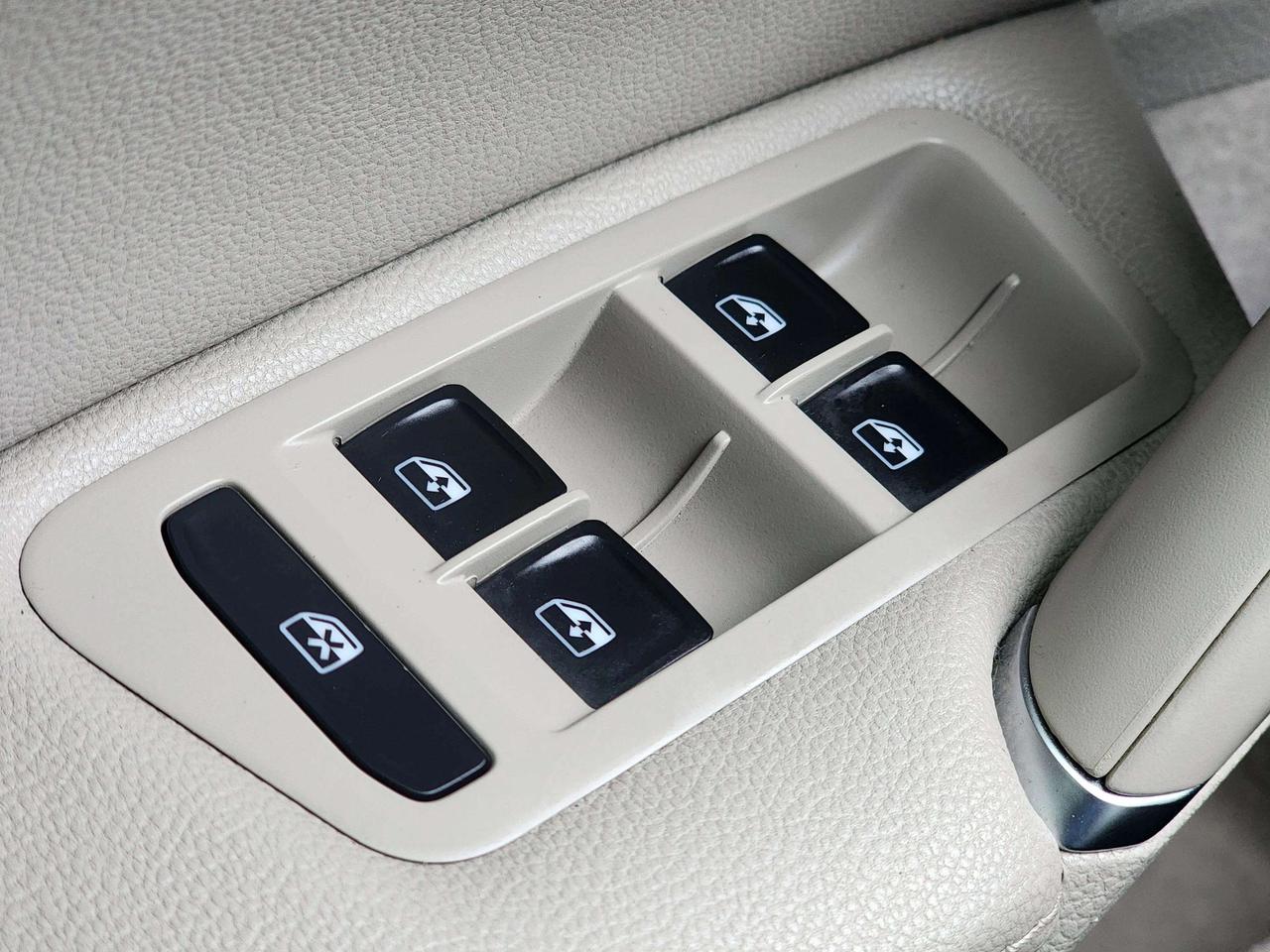 2019 Volkswagen Golf Highline | No Accidents! Photo