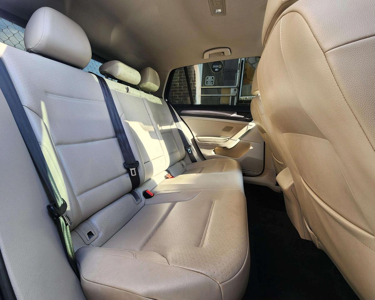 2019 Volkswagen Golf Highline | No Accidents! Photo