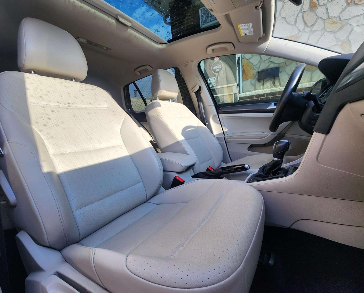 2019 Volkswagen Golf Highline | No Accidents! Photo