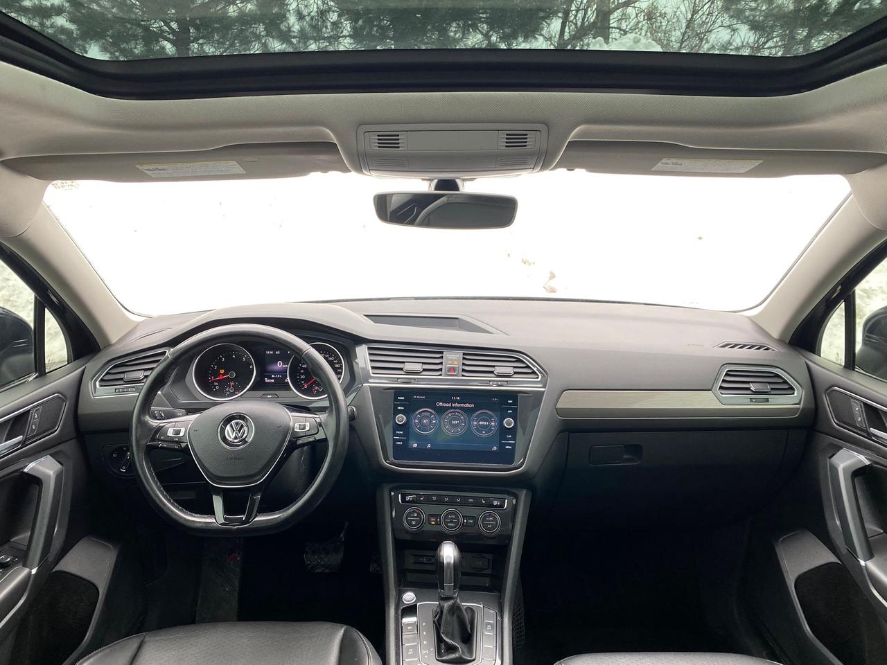 2018 Volkswagen Tiguan SE | LEATHER | PANOROOF | AWD Photo