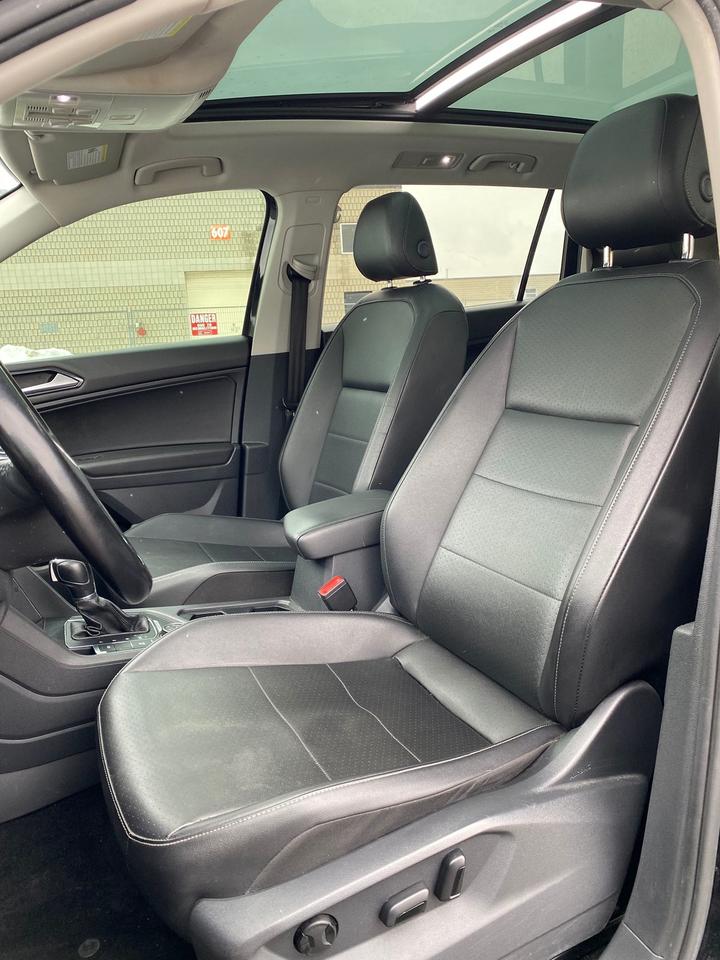 2018 Volkswagen Tiguan SE | LEATHER | PANOROOF | AWD Photo
