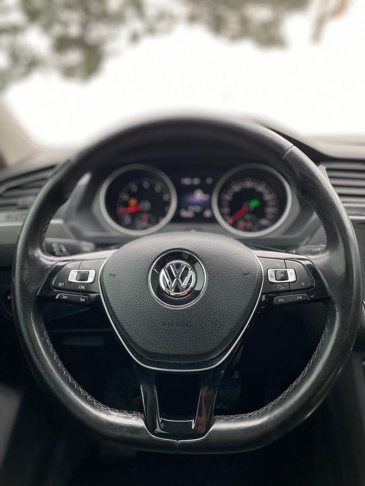 2018 Volkswagen Tiguan SE | LEATHER | PANOROOF | AWD Photo