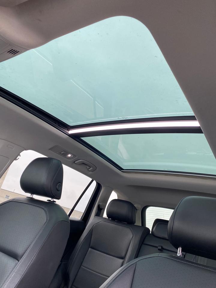2018 Volkswagen Tiguan SE | LEATHER | PANOROOF | AWD Photo