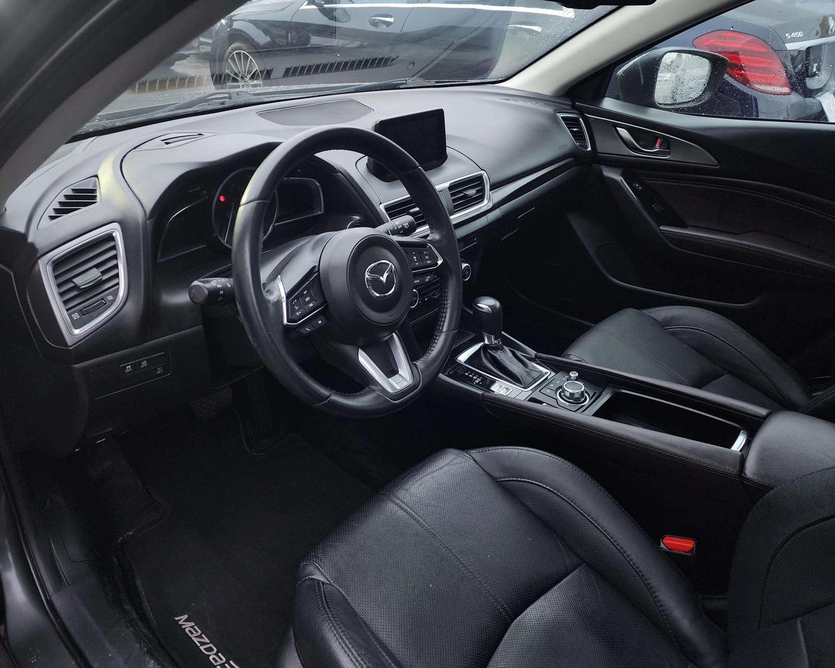 2018 Mazda Mazda3 Sport GT Hatchback Photo