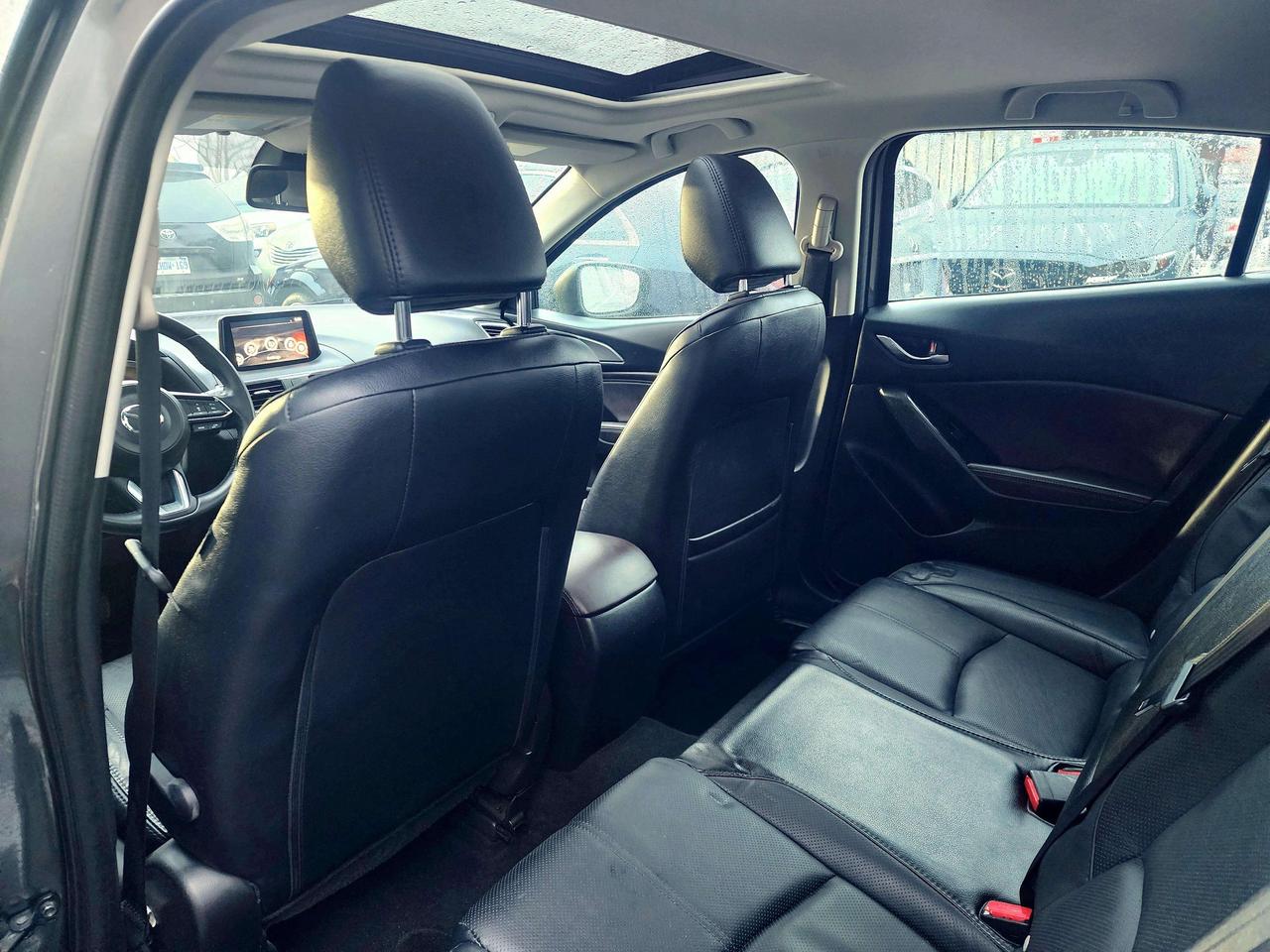 2018 Mazda Mazda3 Sport GT Hatchback Photo