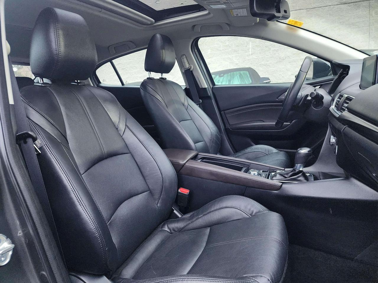 2018 Mazda Mazda3 Sport GT Hatchback Photo