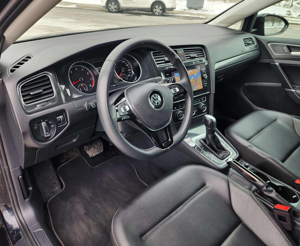 2021 Volkswagen Golf Highline | No Accidents! Photo