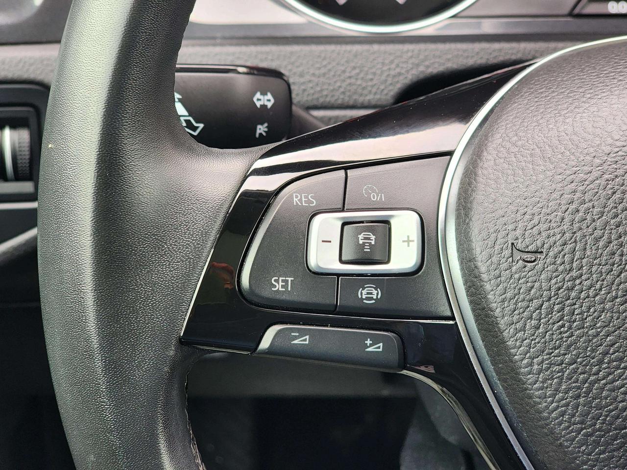 2021 Volkswagen Golf Highline | No Accidents! Photo