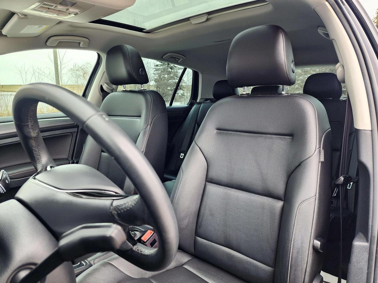 2021 Volkswagen Golf Highline | No Accidents! Photo