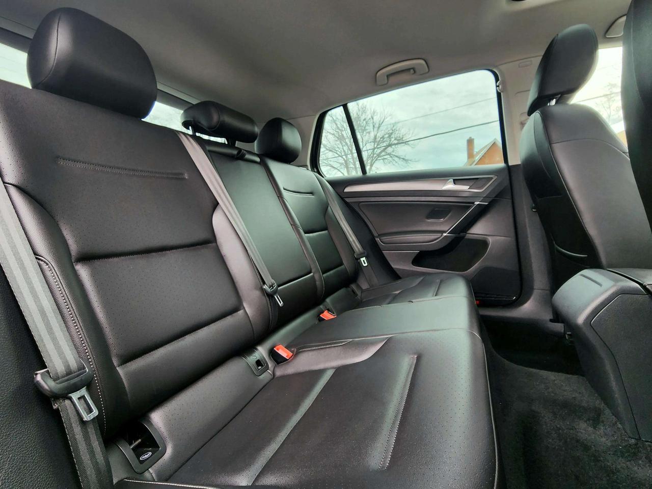 2021 Volkswagen Golf Highline | No Accidents! Photo