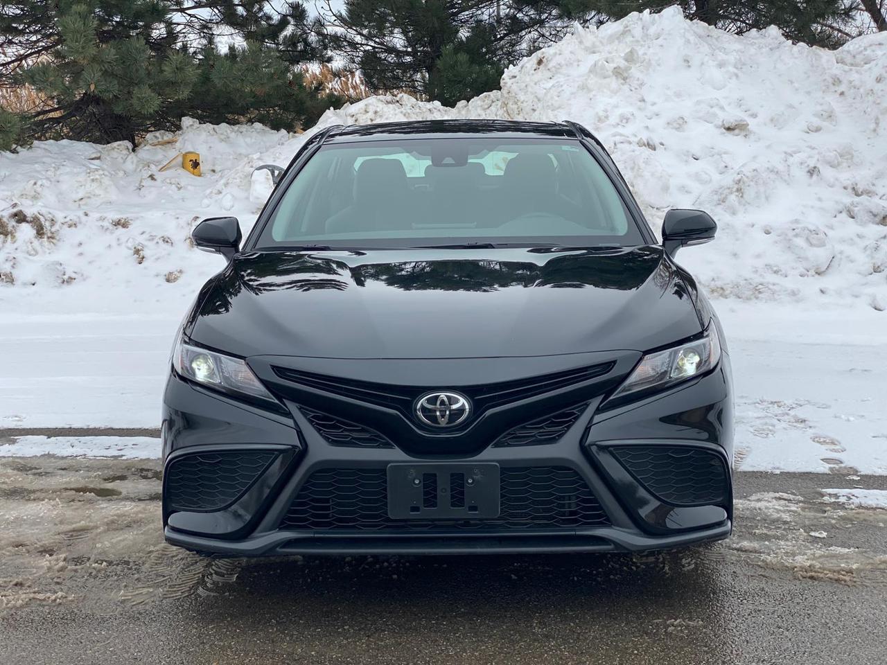 2024 Toyota Camry SE | LEATHER Photo