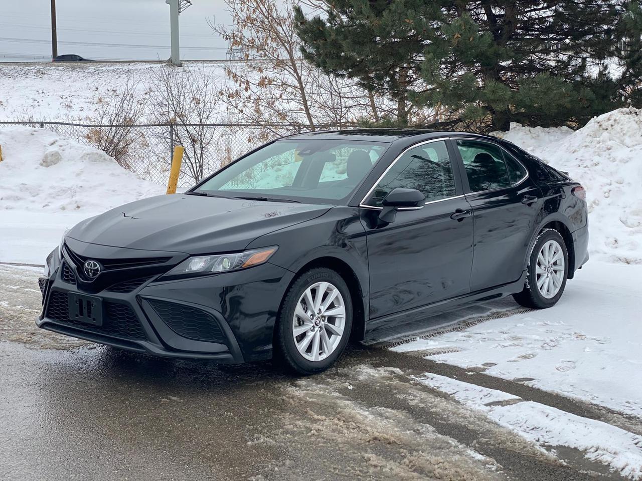 2024 Toyota Camry SE | LEATHER Photo
