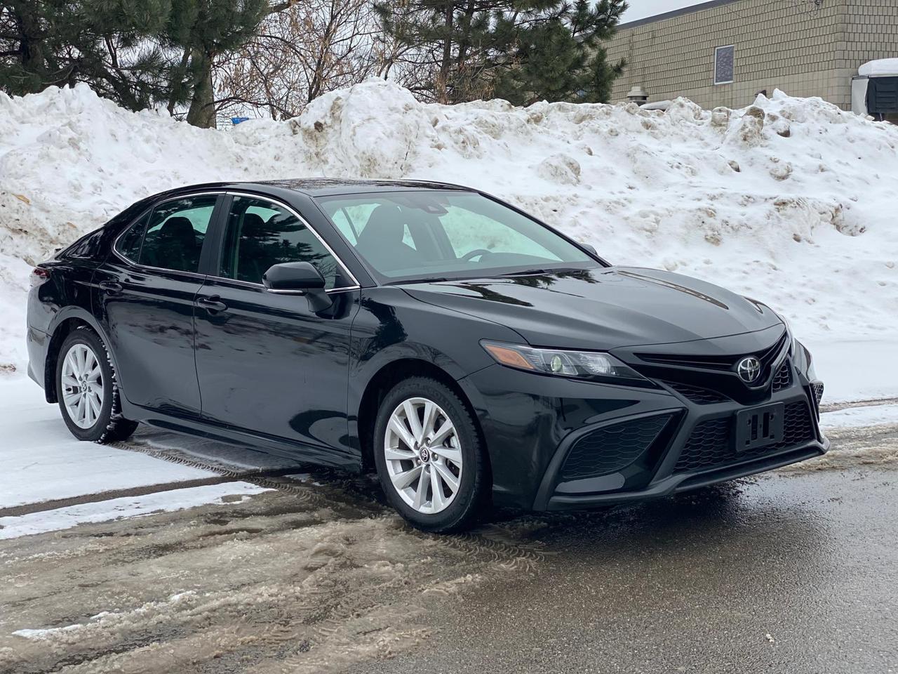 2024 Toyota Camry SE | LEATHER Photo