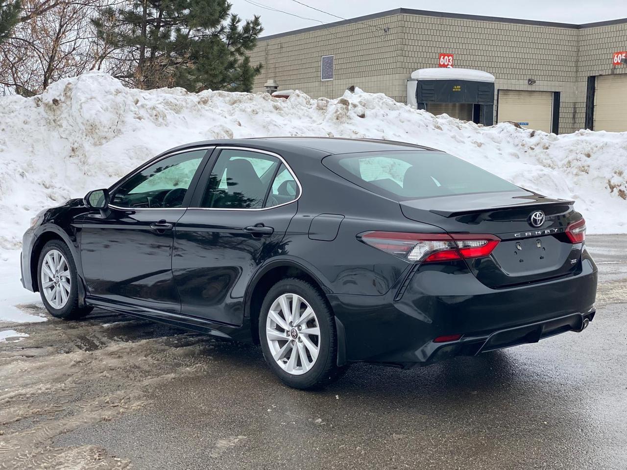 2024 Toyota Camry SE | LEATHER Photo