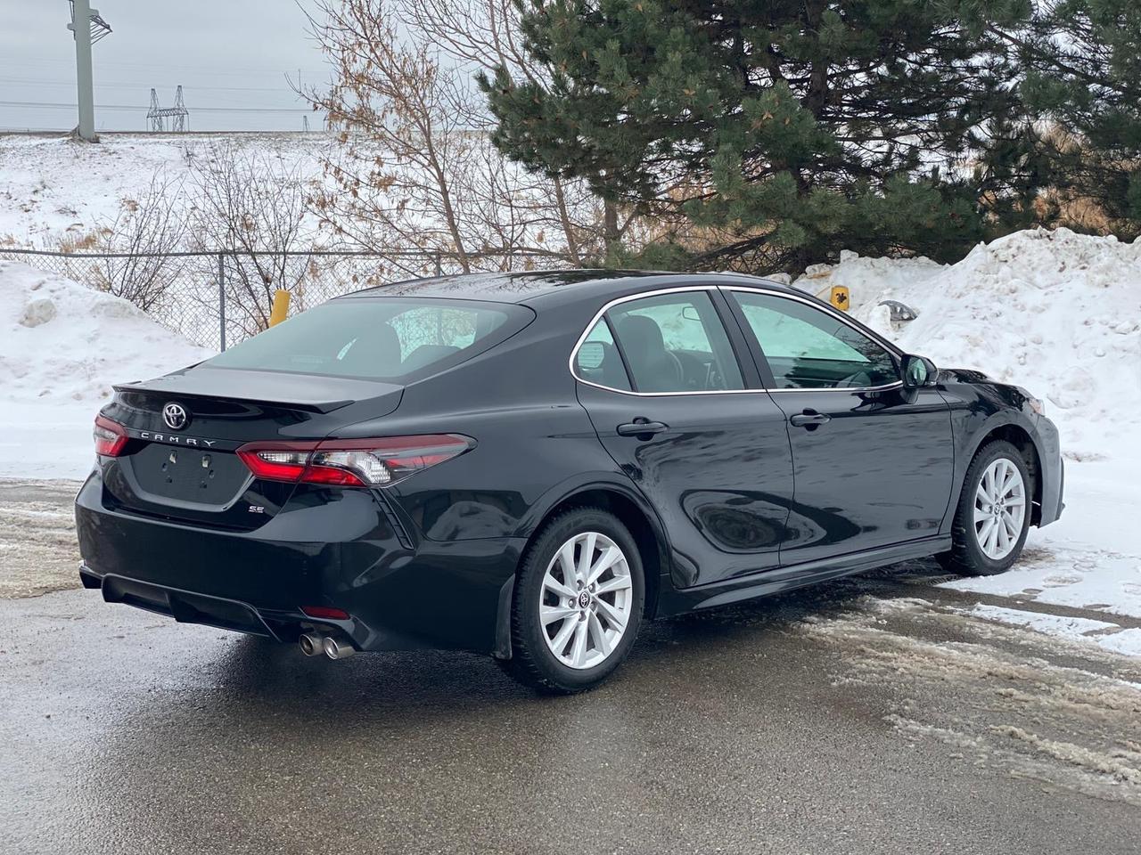 2024 Toyota Camry SE | LEATHER Photo