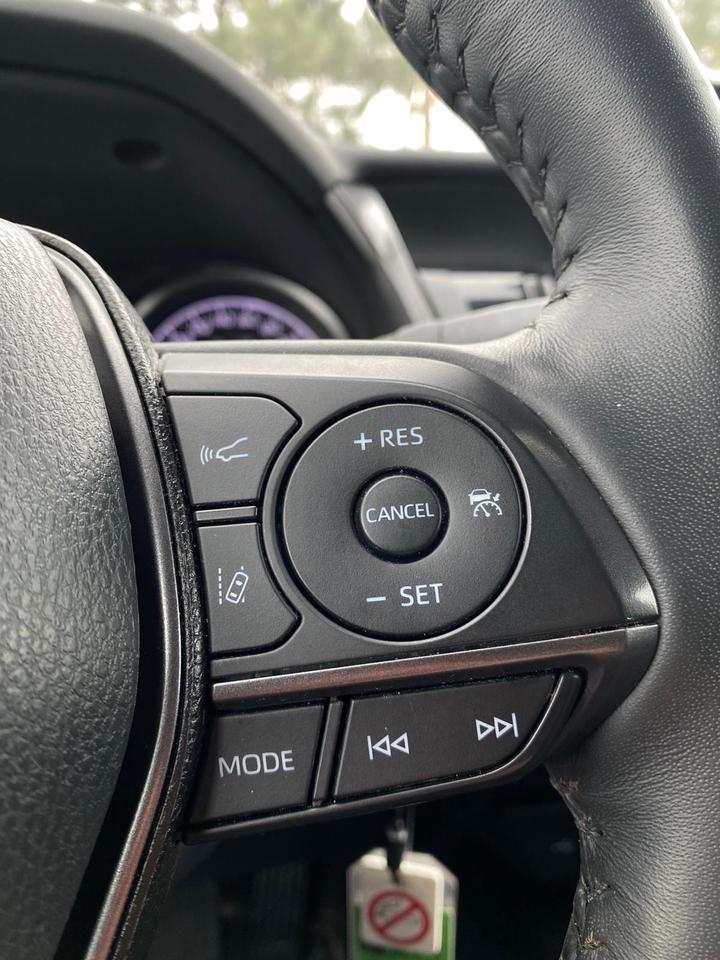 2024 Toyota Camry SE | LEATHER Photo