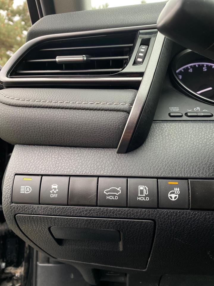 2024 Toyota Camry SE | LEATHER Photo