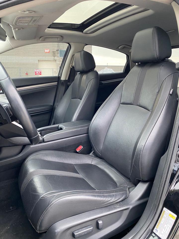 2020 Honda Civic Touring | LEATHER | SUNTOOF Photo