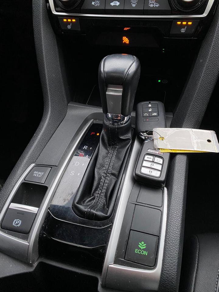 2020 Honda Civic Touring | LEATHER | SUNTOOF Photo