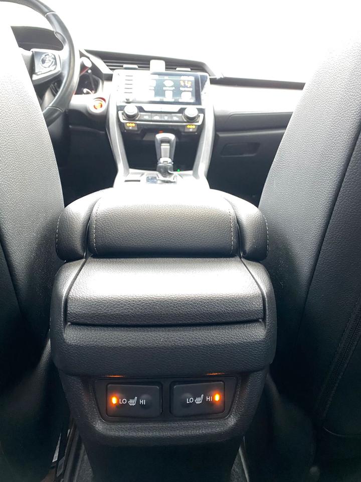 2020 Honda Civic Touring | LEATHER | SUNTOOF Photo