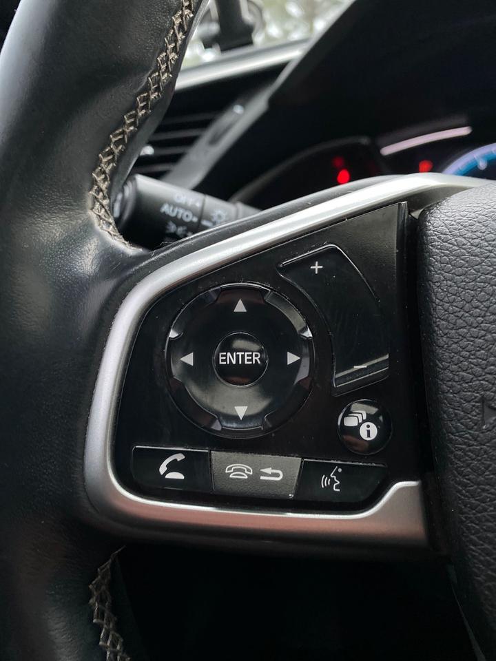 2020 Honda Civic Touring | LEATHER | SUNTOOF Photo