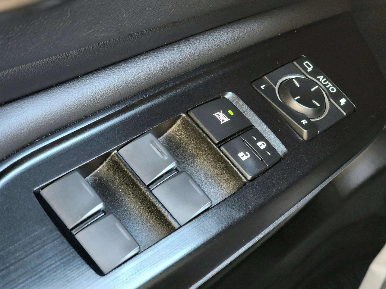 2020 Lexus ES 350 Premium | No Accidents! Photo