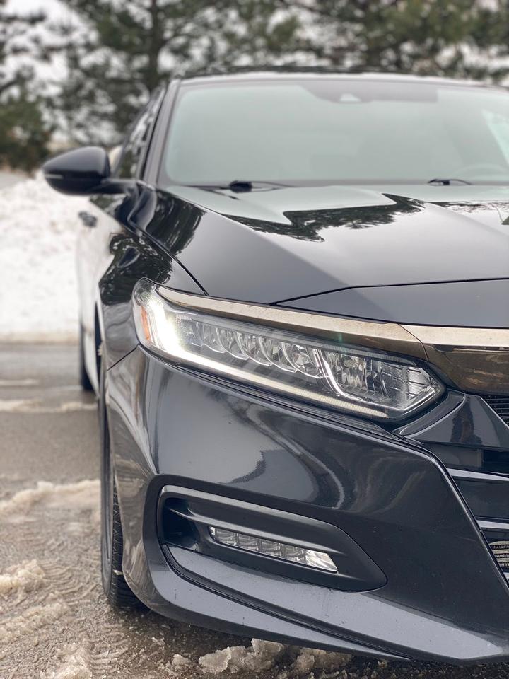 2018 Honda Accord Sport | LEATHER | SUNROOF | NO ACCIDENT Photo
