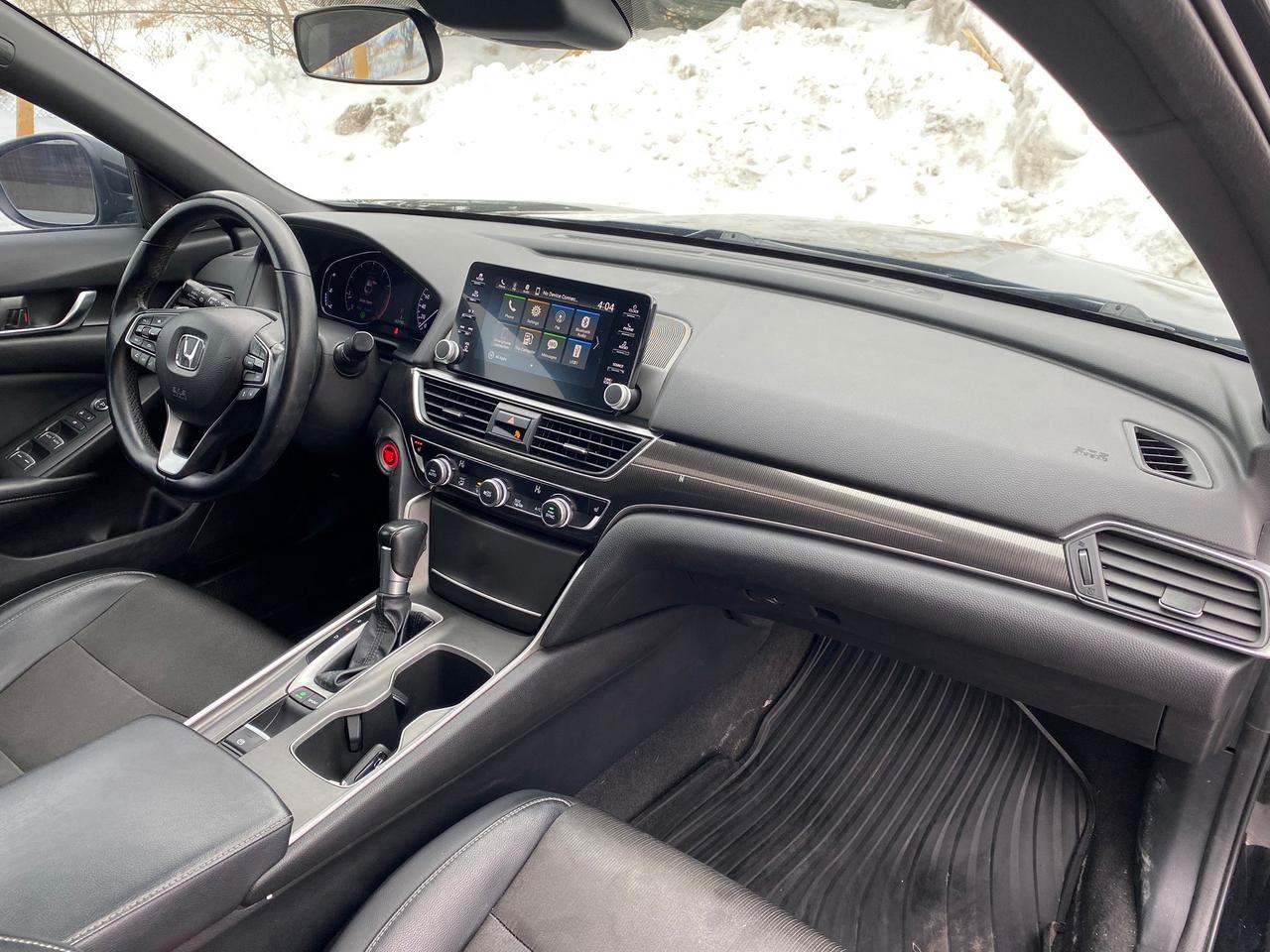 2018 Honda Accord Sport | LEATHER | SUNROOF | NO ACCIDENT Photo