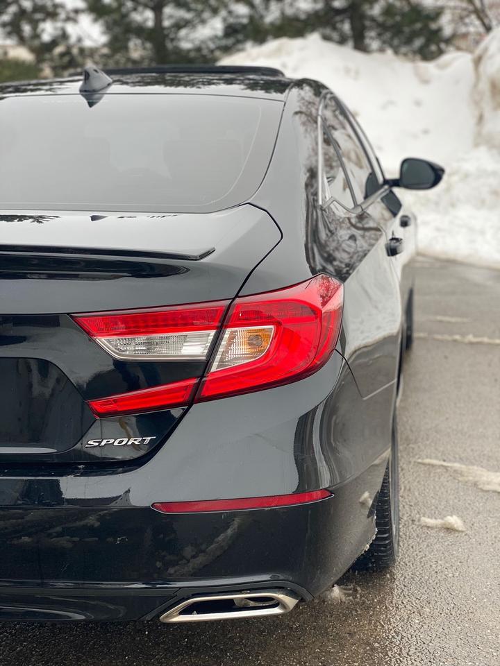 2018 Honda Accord Sport | LEATHER | SUNROOF | NO ACCIDENT Photo