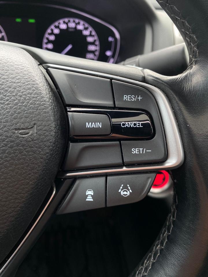 2018 Honda Accord Sport | LEATHER | SUNROOF | NO ACCIDENT Photo