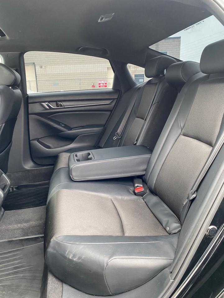 2018 Honda Accord Sport | LEATHER | SUNROOF | NO ACCIDENT Photo