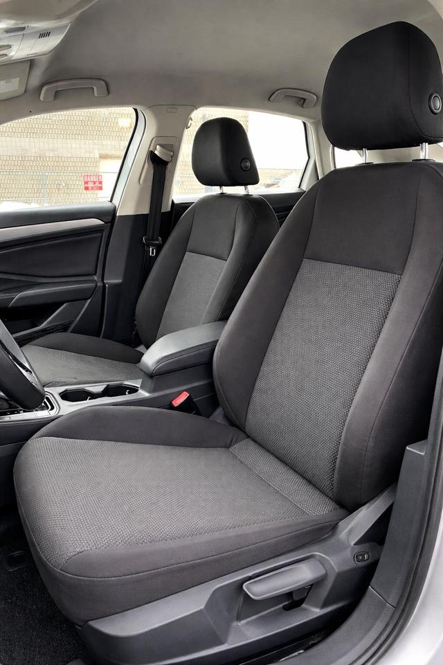 2019 Volkswagen Jetta SE Photo