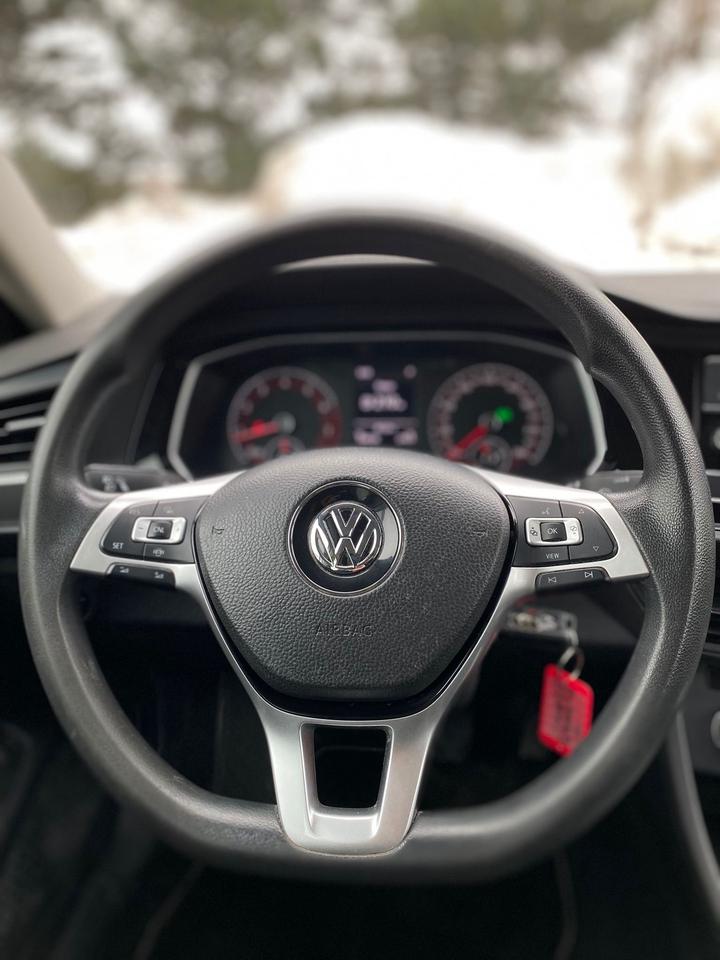 2019 Volkswagen Jetta SE Photo