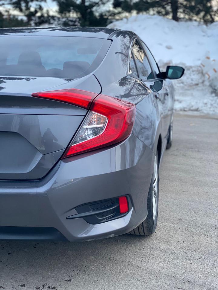 2018 Honda Civic LX Photo