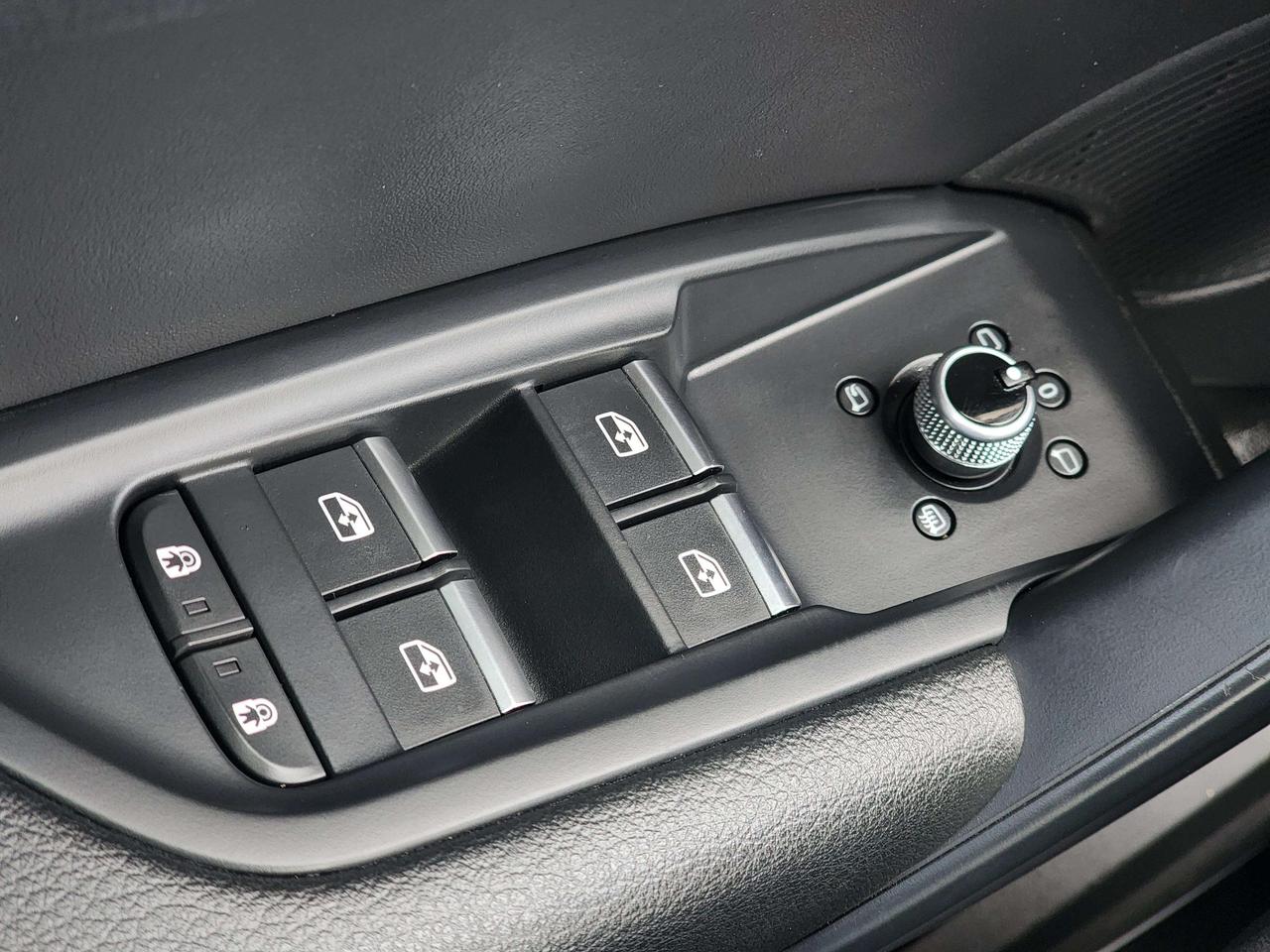 2023 Audi Q5 Technik w/S-Line Pkg | No Accidents! Photo