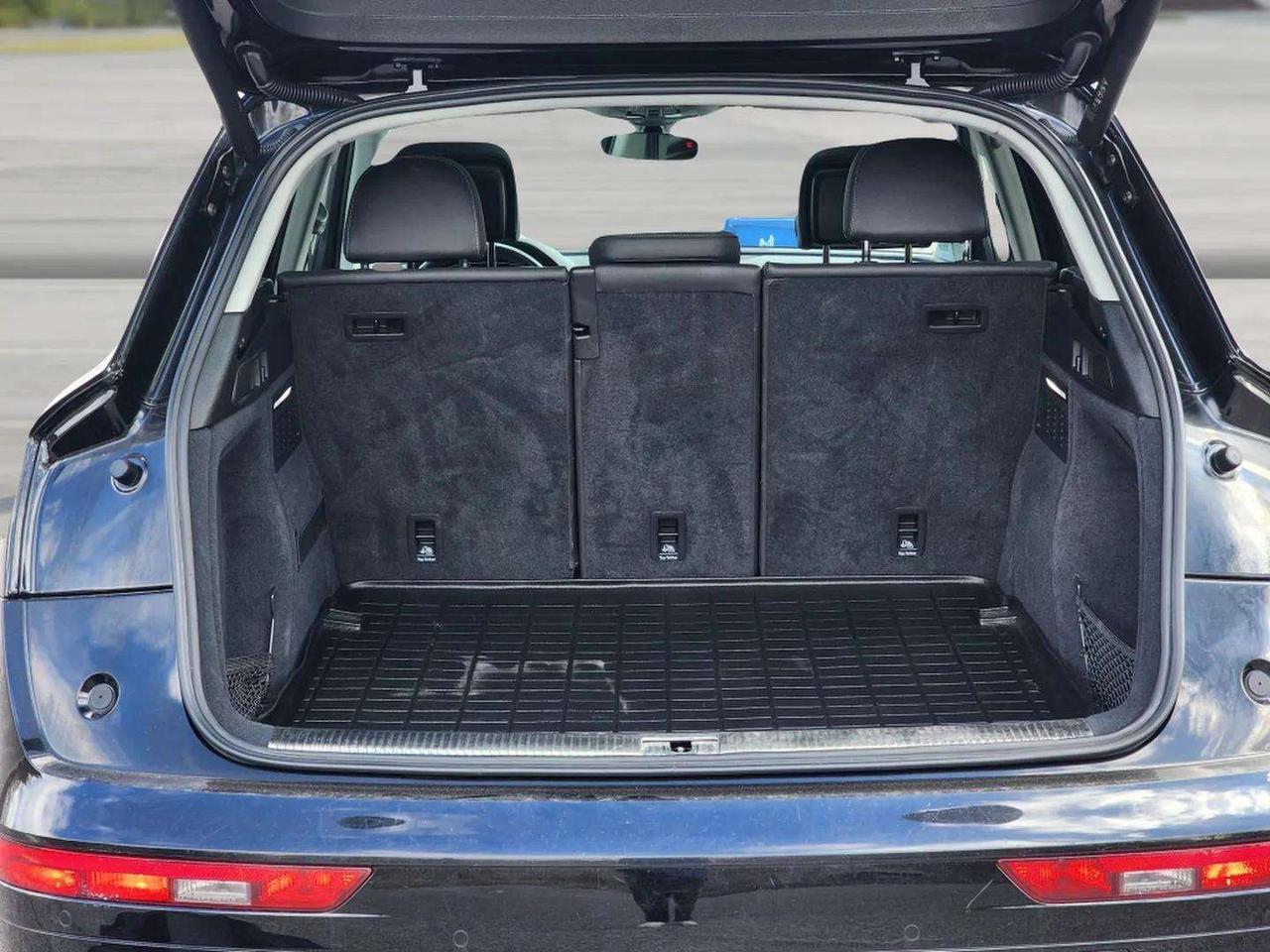 2023 Audi Q5 Technik w/S-Line Pkg | No Accidents! Photo
