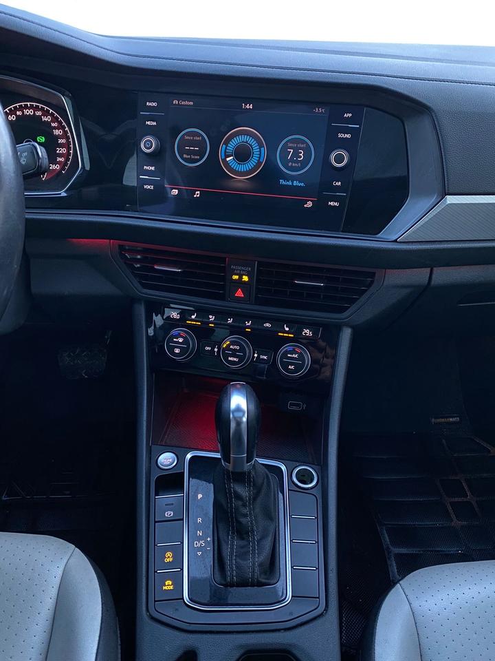 2019 Volkswagen Jetta HIGHLINE RLINE | FULLY LOADED | LEATHER | PANOROOF Photo